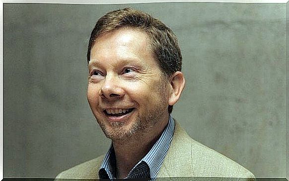 4 quotes on instant living from Eckhart Tolle