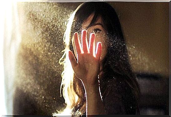 woman touching dust