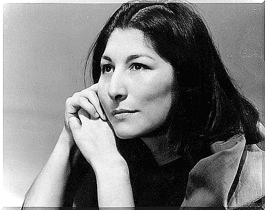 Mercedes Sosa, a biography of a phenomenal sound