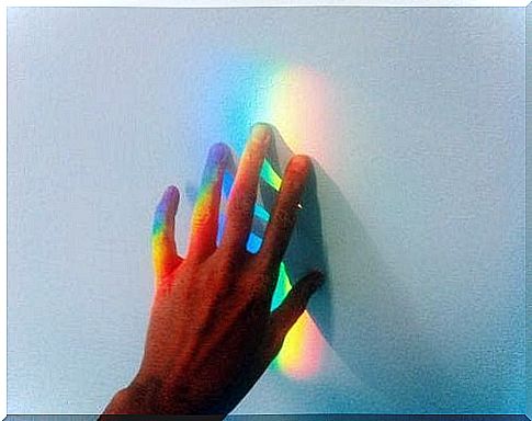 hand and prism colors